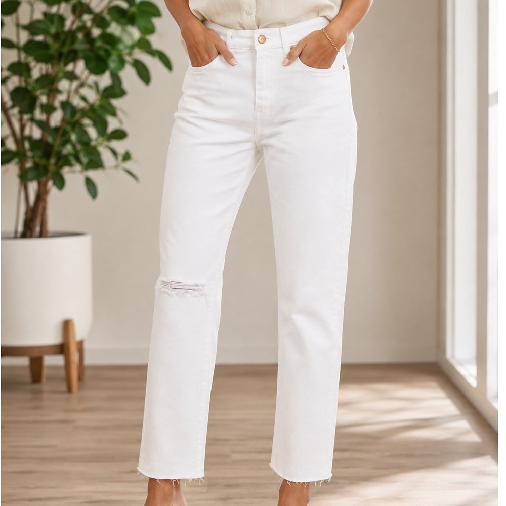 Blank NYC The Madison Crop White High Rise Distressed Straight Leg Jeans 31